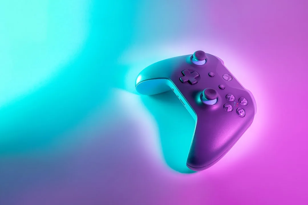 Xbox 하드웨어 매출은 줄고 클라우드 매출은 급증했다. 게임 시장이 콘솔 중심에서 구독·클라우드 서비스로 재편되는 흐름을 분석하고, 지포스 나우·Xbox 클라우드 게이밍까지 비교해 내 게임 스타일에 맞는 선택법을 제시한다.